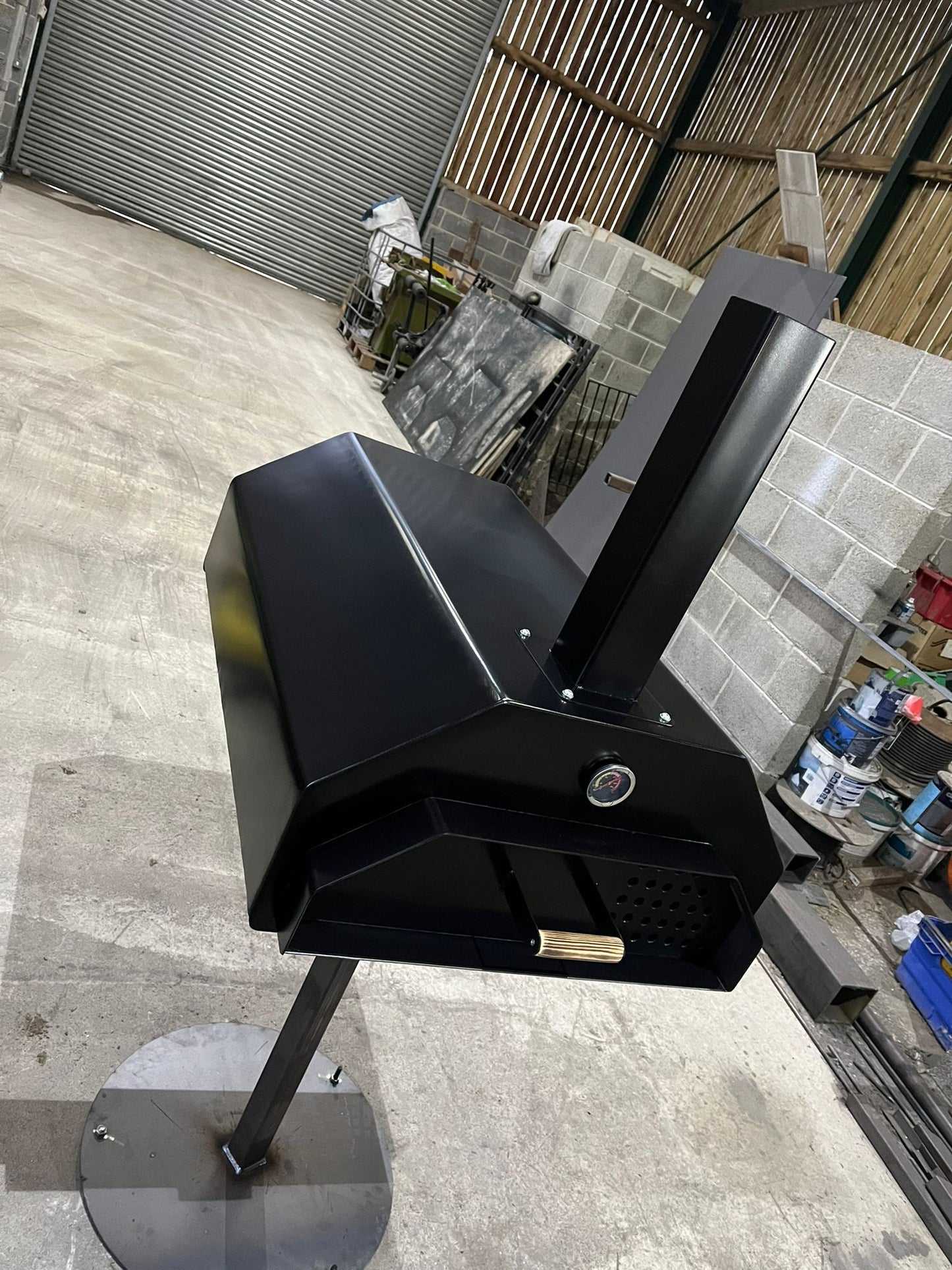 large insulated wood fired pizza ovens