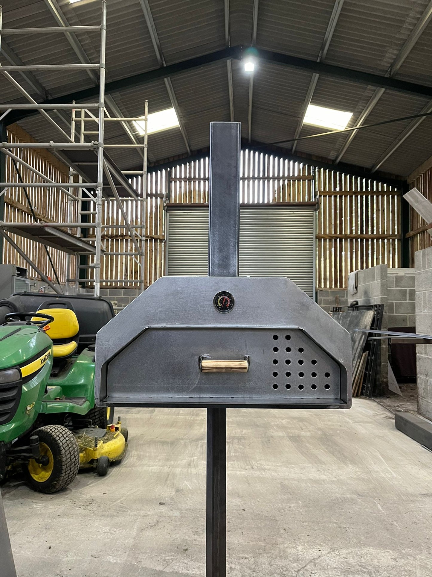 large insulated wood fired pizza ovens